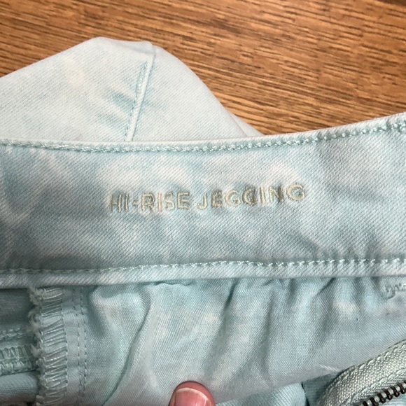 Light blue NEW American eagle hi-rise jeggings! NWT never worn! - Picture 3 of 6